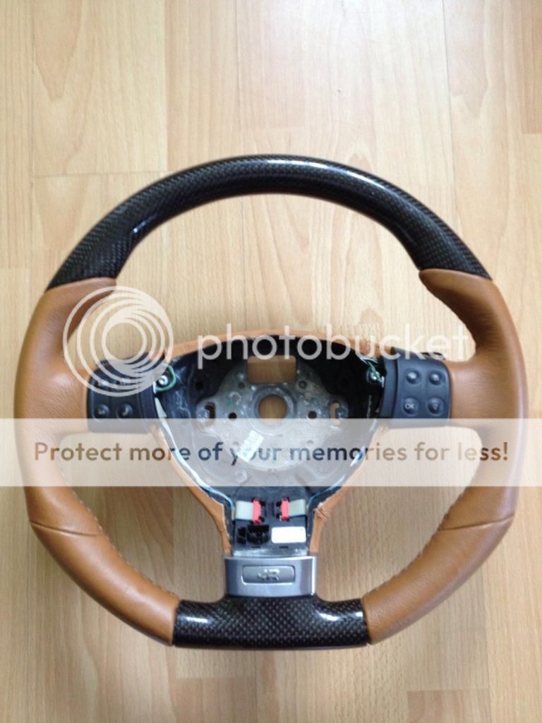 VW Golf Mk5 Rline steering wheel real carbon fiber VW Golf Mk5 Rline steering wheel real carbon fiber